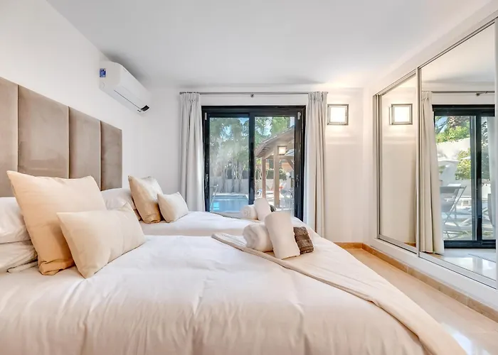 Villa Vacation I La Cabane, Prestige, Heated Pool, 300m To The
