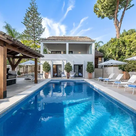 Вілла Vacation I La Cabane, Prestige, Heated Pool, 300m To The