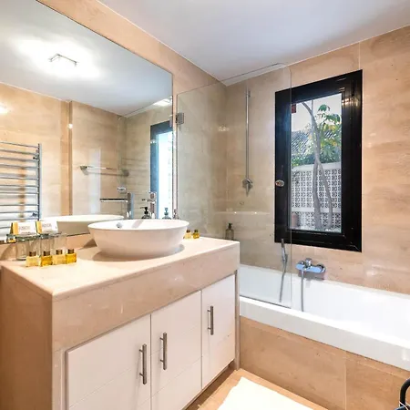 Villa Vacation I La Cabane, Prestige, Heated Pool, 300m To The Marbella