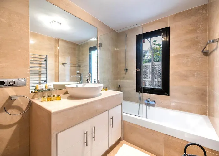 Vila Vacation I La Cabane, Prestige, Heated Pool, 300m To The Marbella